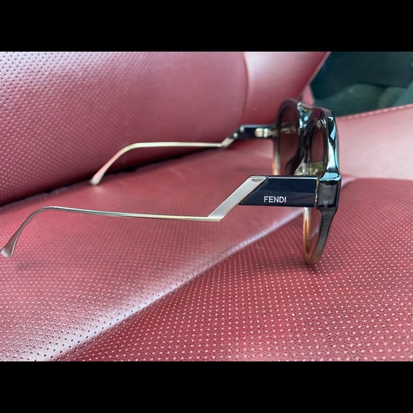 Fendi sunglasses main image 3